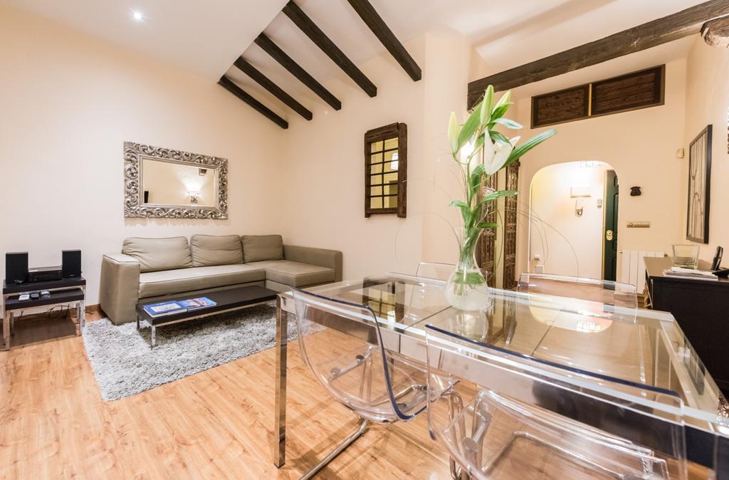 Downtown Jacuzzi Appartement Madrid Buitenkant foto
