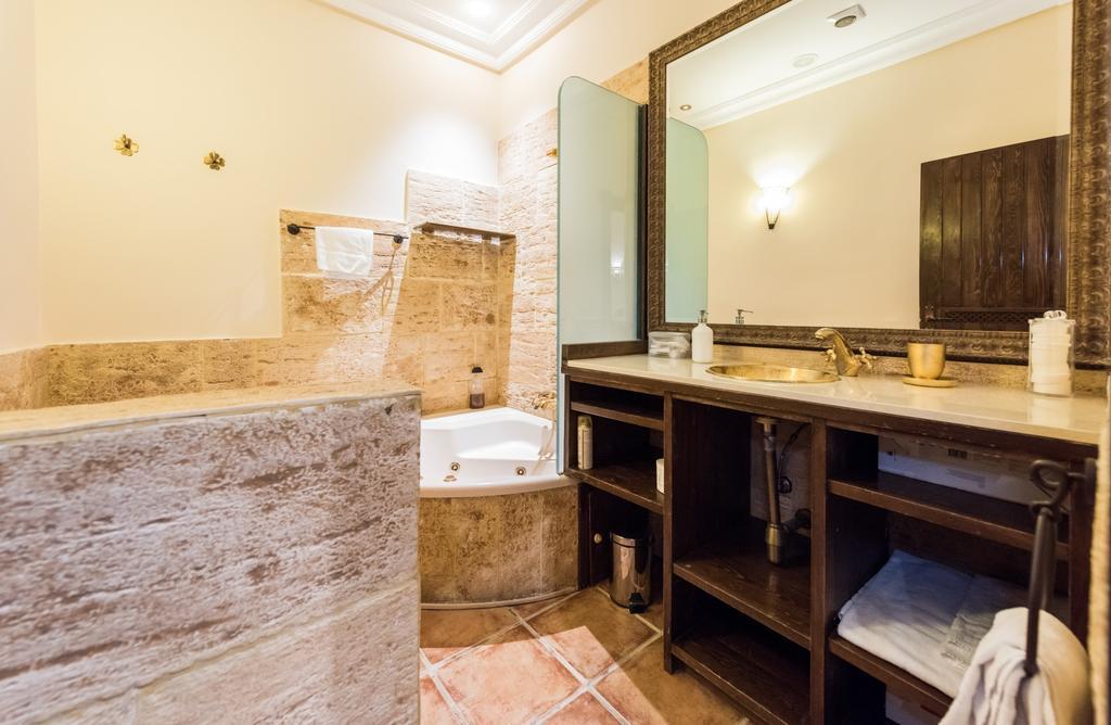 Downtown Jacuzzi Appartement Madrid Buitenkant foto