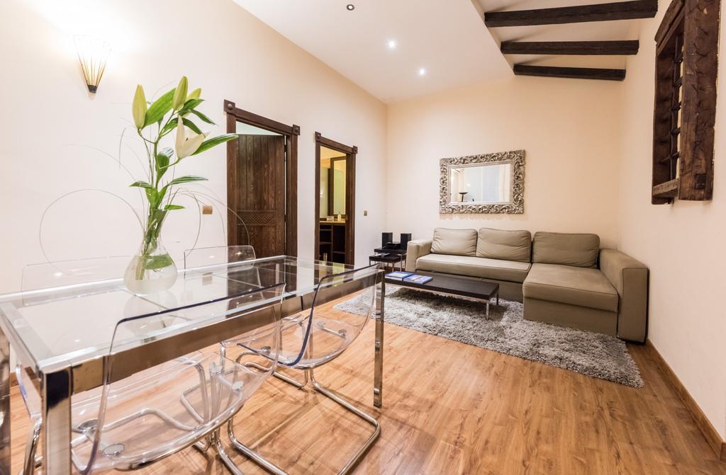 Downtown Jacuzzi Appartement Madrid Buitenkant foto
