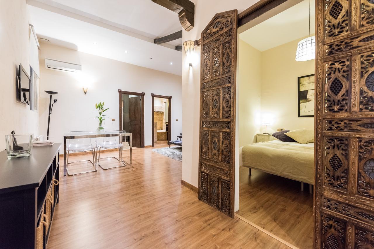 Downtown Jacuzzi Appartement Madrid Buitenkant foto